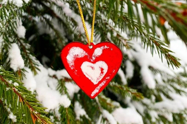 Фото - экскурсия: Создай свою новогоднюю игрушку на творческом мастер-классе