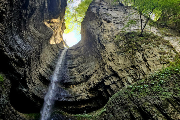 Фото - экскурсия: Чегемское ущелье, зиплайн «Флай Чегем» и древний «Город мертвых» в поездке из Нальчика