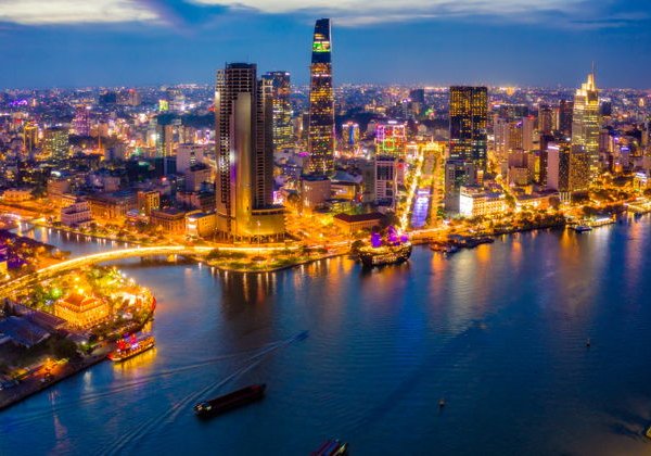 Вечерний круиз Elite of Saigon с ужином и шоу на реке - фото 2