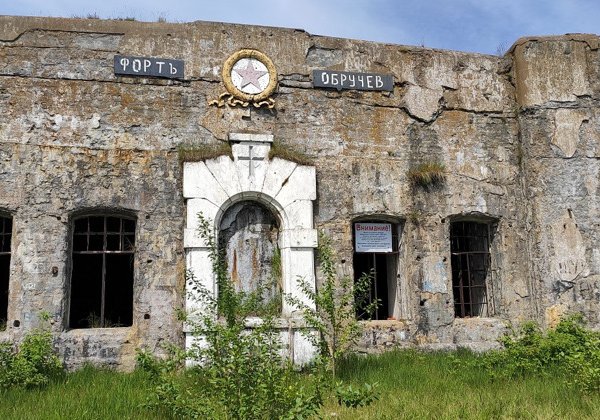 Прогулка на маяк Толбухин на аэролодке (отправление из Кронштадта)