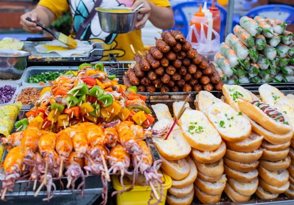 Нетуристический гастротур по лучшим уличным вкусам города - фото 1