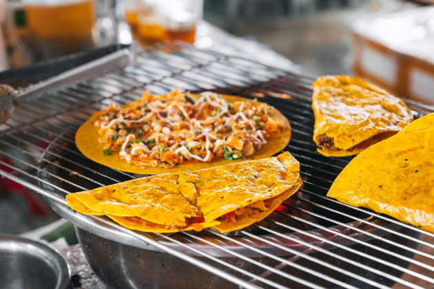 Фото - экскурсия: Пешая экскурсия по Сайгону с акцентом на уличную еду и уникальные места