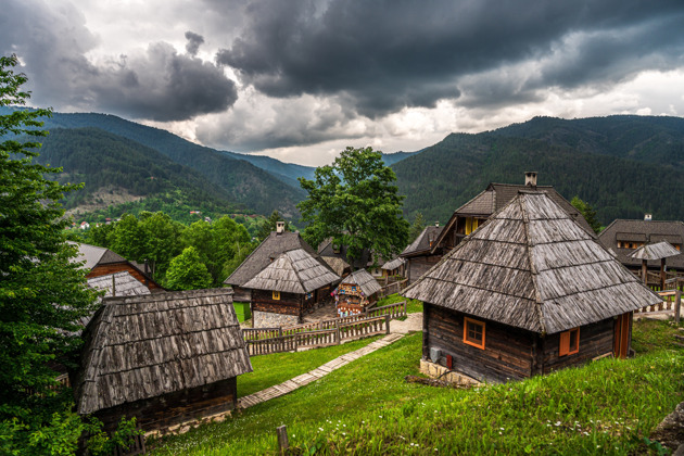 Фото - экскурсия: Сербия встречает гостей: Дрвенград, Шарганская восьмерка и местные мастера