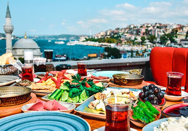 Традиционный турецкий завтрак: вкусное утро Стамбула