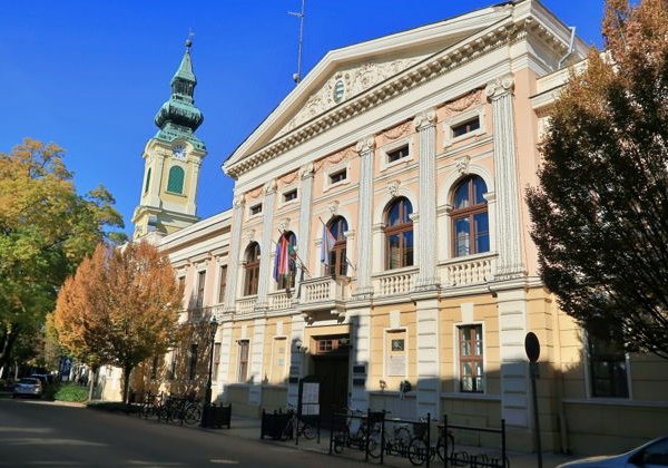 Город Дьюла и Купальня в дворцовом парке - фото 3