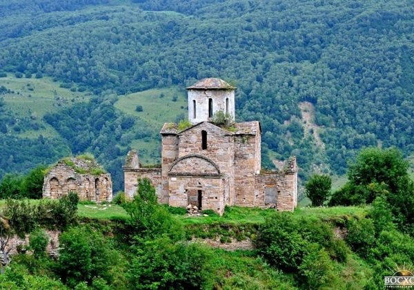 Домбай — сердце гор: в мини-группе с Сырными пещерами и храмом - фото 4