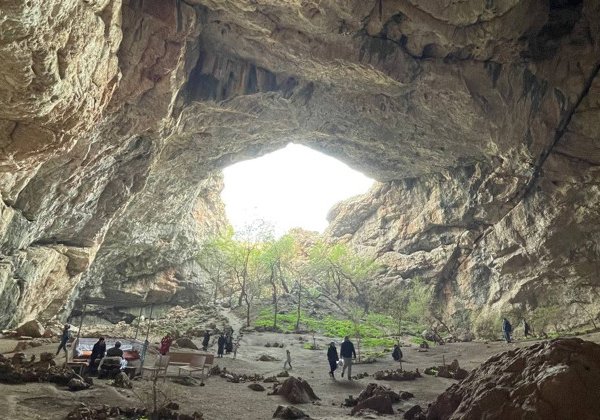 Пещера Акмечеть и заброшенный город Байжансай.