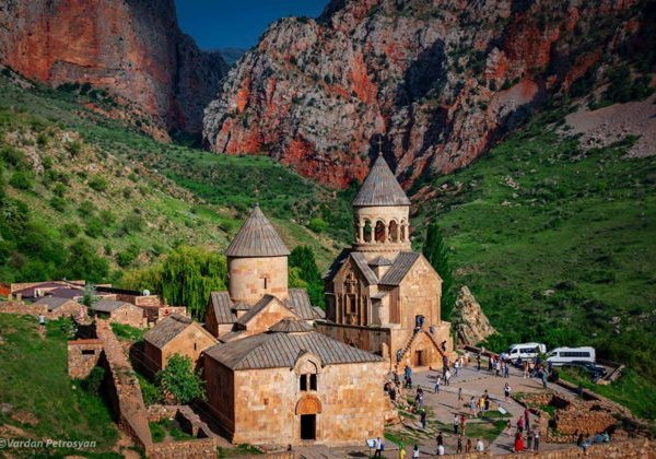 Армянский Марс: джип-тур в Гнишик и монастырь Нораванк - фото 3