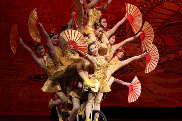 Фото - экскурсия: Билеты на шоу акробатики в Красном театре Пекина