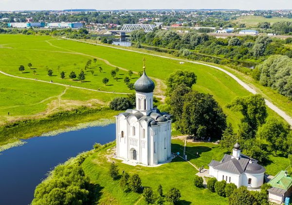 Боголюбово: княжеский дворец XII века и храм Покрова на Нерли - фото 3