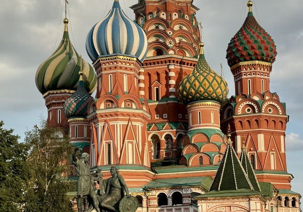 «Москва для влюбленных»: романтическая прогулка по Красной площади - фото 1