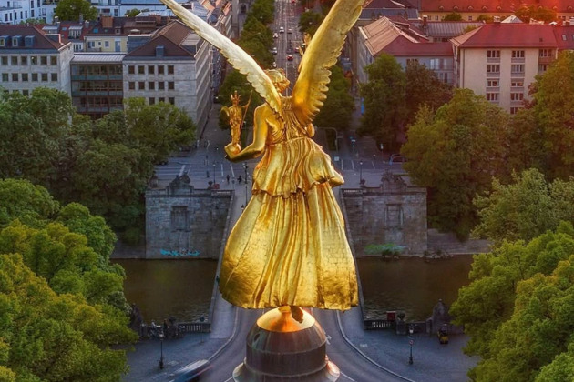 Фото - экскурсия: Мюнхенские достопримечательности пешком и на Тесле