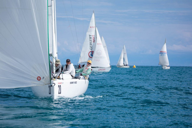 Аренда яхты в Бишкеке: роскошь на воде