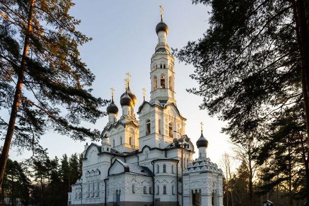 В курортный район Санкт-Петербурга на автомобиле-1