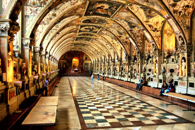 Фото - экскурсия: Индивидуальная  пешеходная экскурсия по Мюнхену с посещением Резиденции