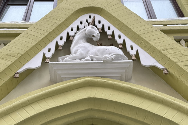 Фото - экскурсия: Московский Бестиарий - от фасадных украшений до исторических повествований