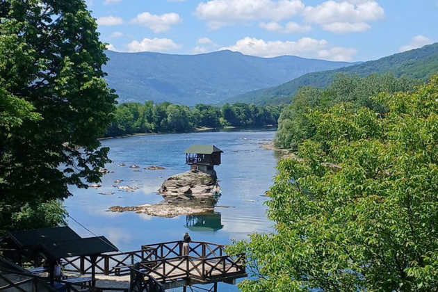Фото - экскурсия: Капия Подринья, Домик на скале и Баня-Стена - удивительные природные достопримечательности Западной Сербии