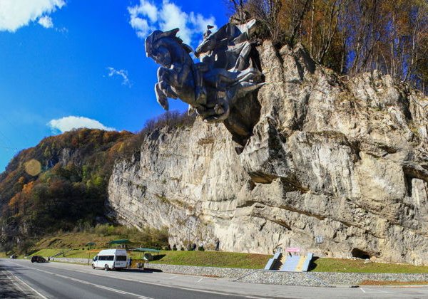 Красоты и святыни Цейского ущелья - фото 1