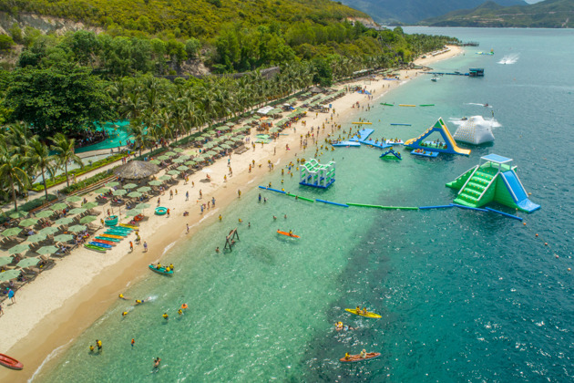 Морская прогулка по островам с обедом и купанием в термальных источниках