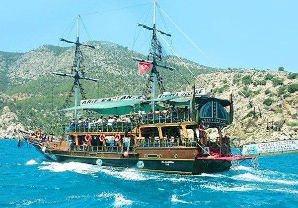 Пиратская яхта — морской круиз в Мерсине - фото 1
