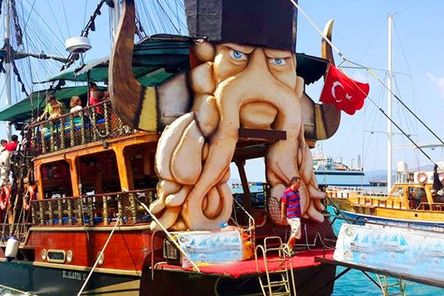 Пиратская яхта: Морской круиз в Мерсине