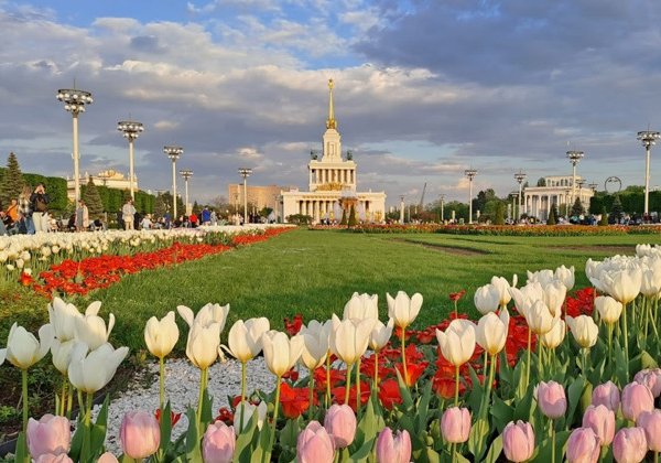 ВДНХ — город счастья. Триумф, величие, архитектура