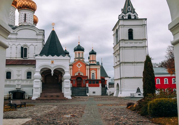Ипатьевский монастырь в истории Годуновых и Романовых