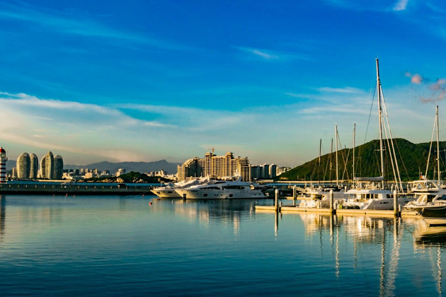 Фото - экскурсия: Морское путешествие с купанием вдоль побережья Санья