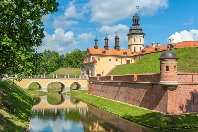 Погружение в историю Несвижского дворца и величие Мирского замка