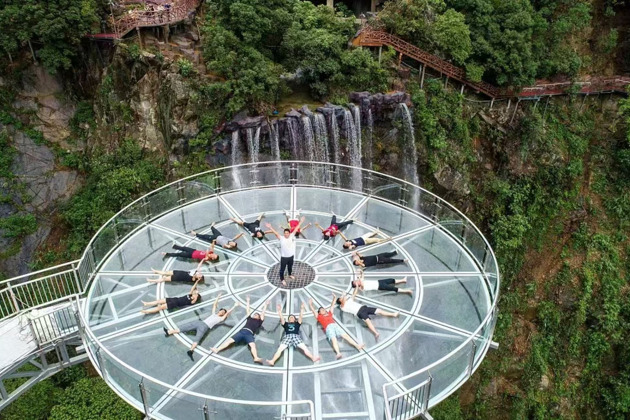 Фото - экскурсия: Прогулка по стеклянному мосту из Гуанчжоу