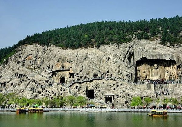 Экскурсия в Лоян с посещением Монастыря Шаолинь и Гроты Лунмень - фото 1