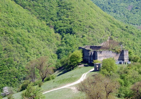 Мощный водопад, старинная крепость и завораживающий экраноплан «Лунь» - фото 2