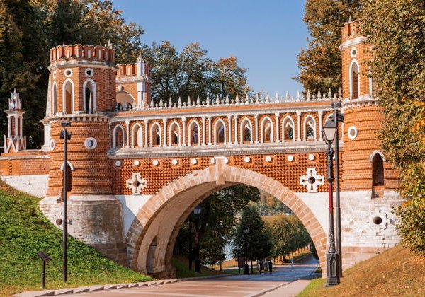 «Царицыно великолепное»: пешеходная прогулка по дворцово-парковому ансамблю - фото 1