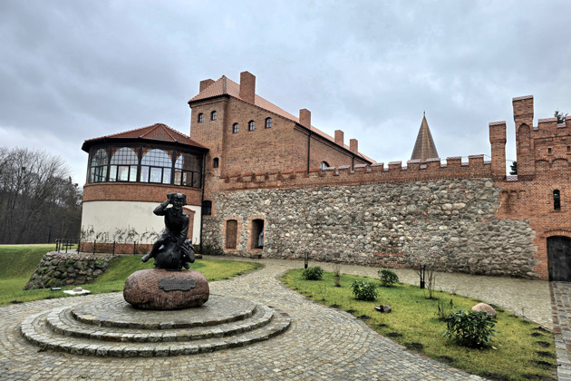 Фото - экскурсия: Путешествие сквозь века от замков Нойхаузен и Шаакен до современного Нессельбека