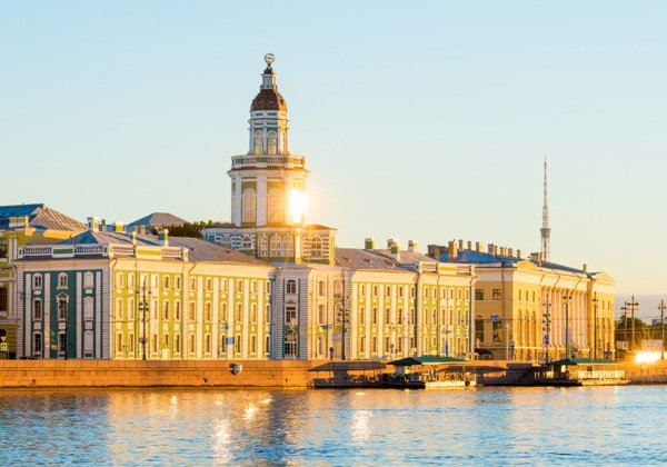 Обзорная экскурсия с входными билетами в Кунсткамеру