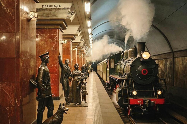 Фото - экскурсия: Московское метро: «Наш паровоз вперёд летит, в коммуне остановка»