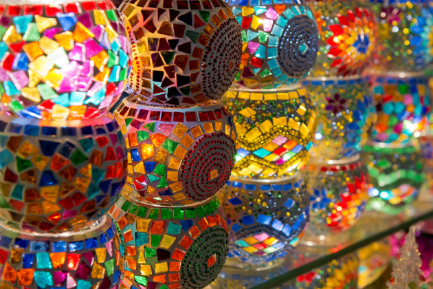 Фото - экскурсия: Создай свою волшебную мозаичную лампу на творческом мастер-классе