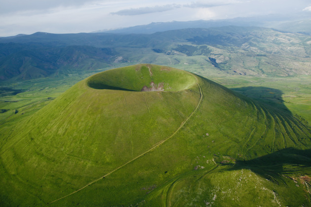 Фото - экскурсия: Путешествие к кратеру Вайоц с посещением Джермука Нораванка и села Арены