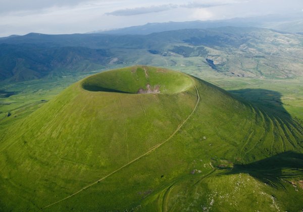 Кратер Вайоц, Джермук, Нораванк и Село Арены