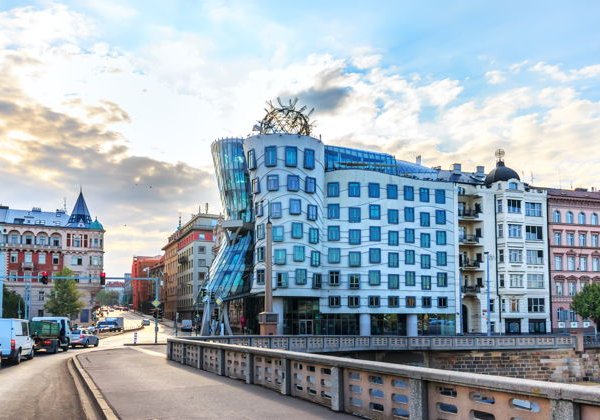 Прага без спешки: обзорный автобус и речной круиз - фото 3