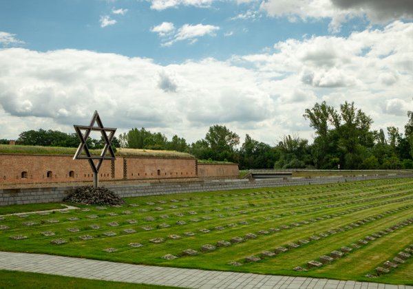 Терезин: экскурсия в мемориал жертвам Второй мировой войны