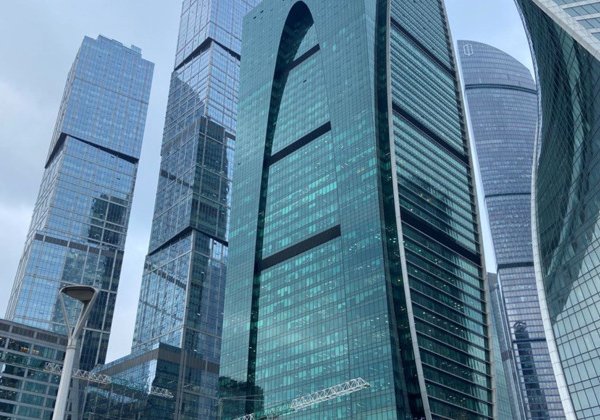 «Бизнес и ничего лишнего»: прогулка по «Москва-Сити»