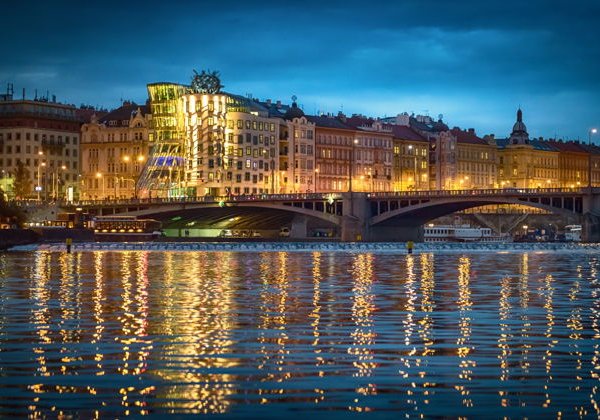 Обзорный круиз по Влтаве с видами Праги и аудиогидом - фото 3