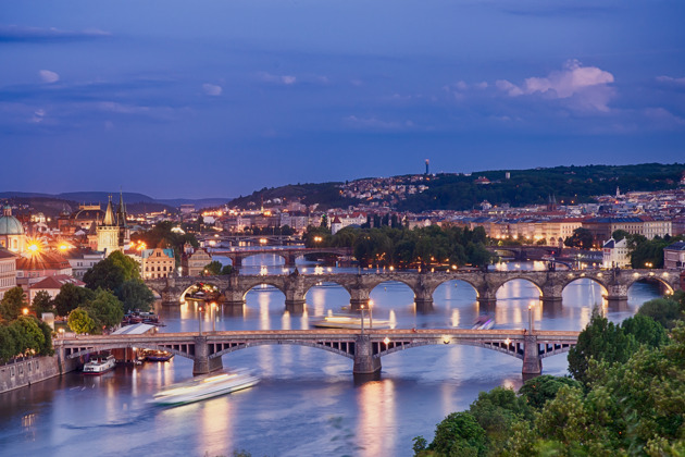 Вечерний круиз по Влтаве с бокалом просекко и панорамами Праги