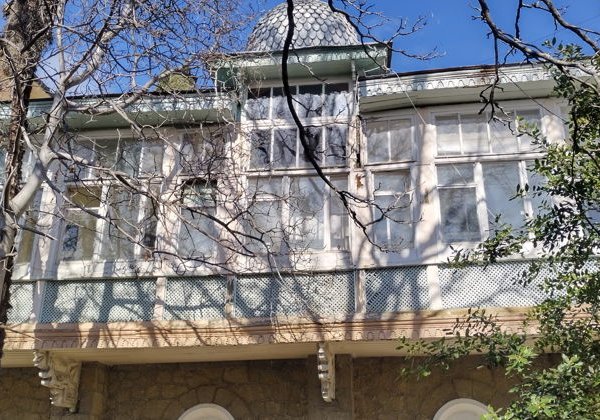 Алупка. Вдоль по улице  Воронцовской или новая жизнь на старый лад - фото 4