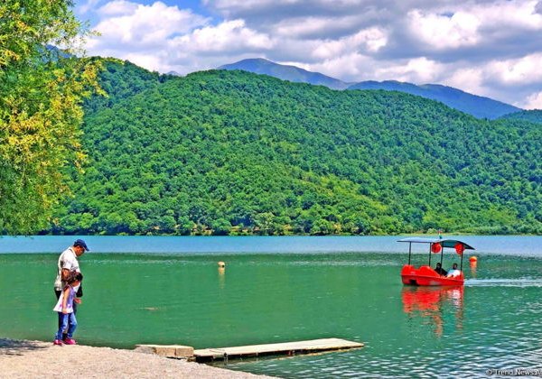 Экскурсия в Шемаху и Габалу: Джума-мечеть, водопад и озеро Нохур - фото 3