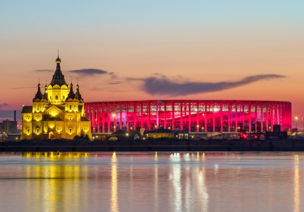 Огни вечернего Нижнего: кремль, Стрелка и Рождественская