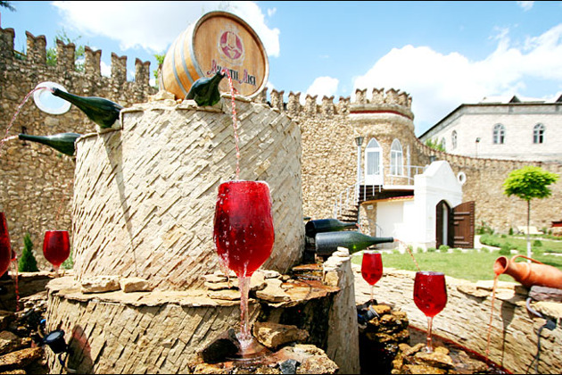 Фото - экскурсия: Экскурсия с дегустацией в винные подвалы Малых Милешт