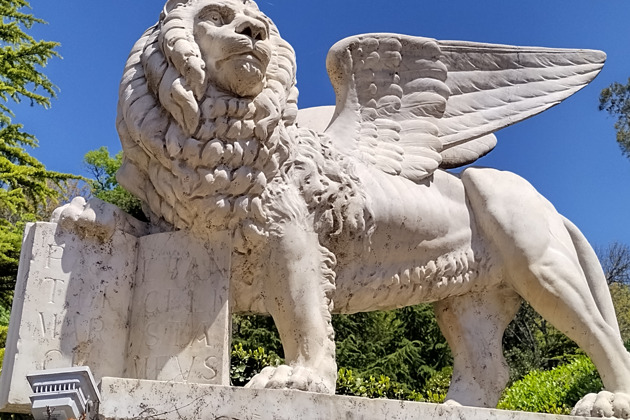 Фото - экскурсия: Четыре женщины и монарх