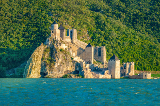 Прогулка на катере к крепости Голубац и Железным воротам